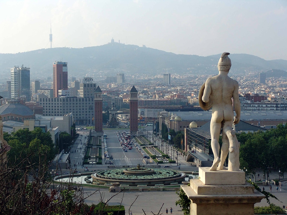 Sculpture barcelona skyline
