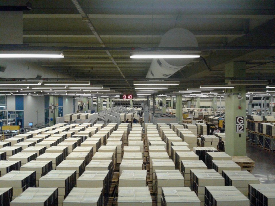 Contestants are brought to Kind Fahd's Quran Printing Complex