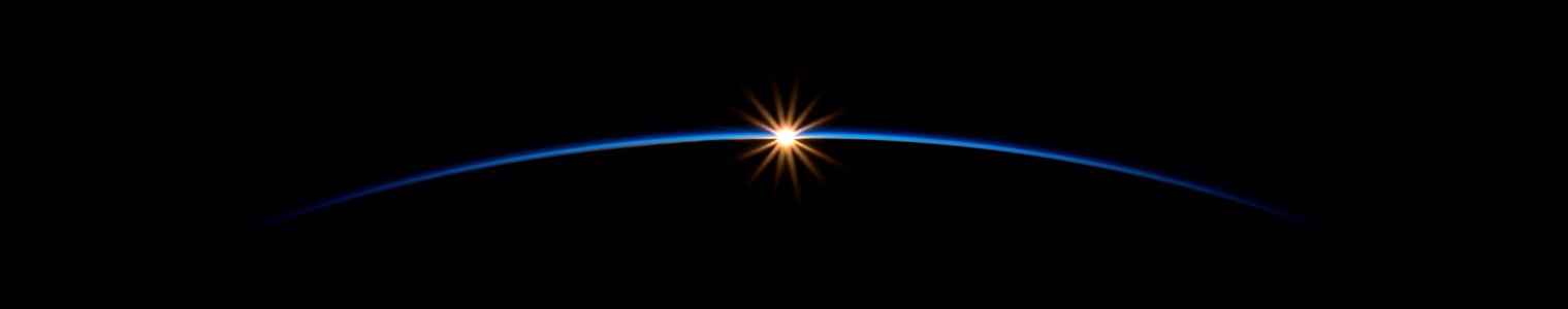 Sonnenaufgang über dem Horizont der Erde