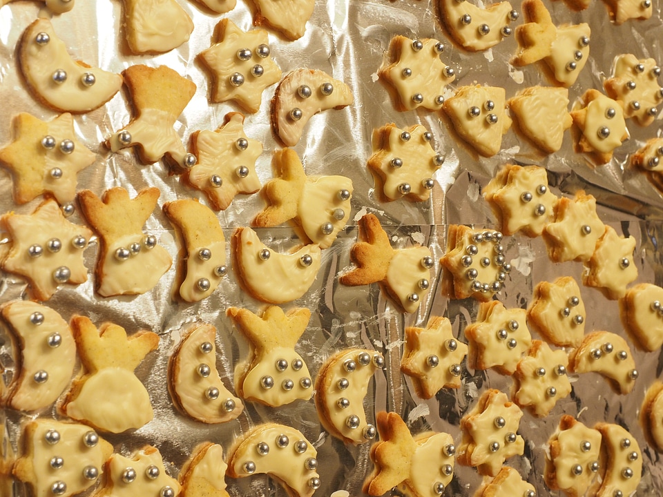 Christmas cookie cutter bake