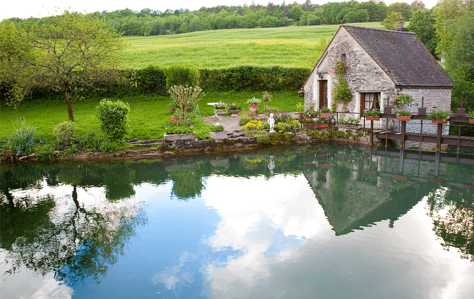 Pond cottage reflections