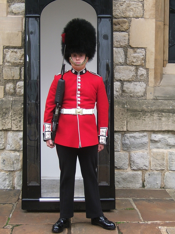 Foot guard uniform service