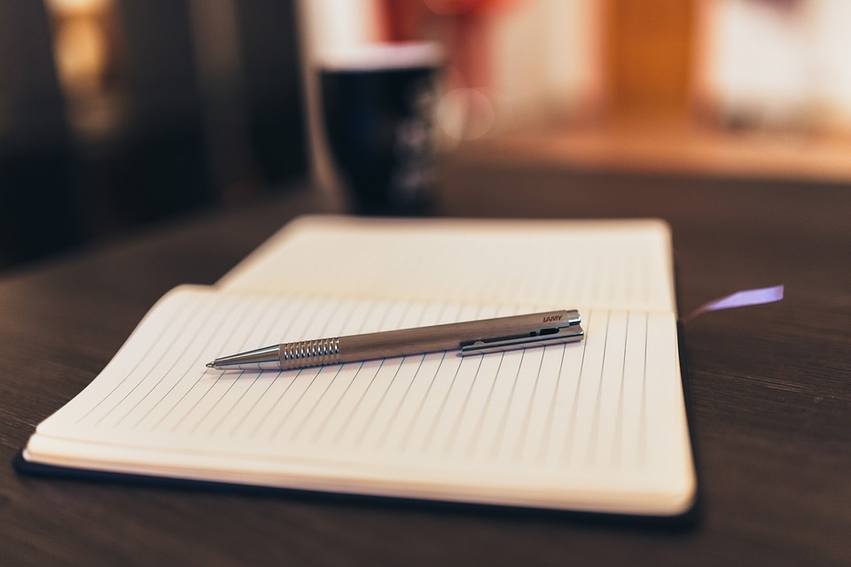 Writing business desk