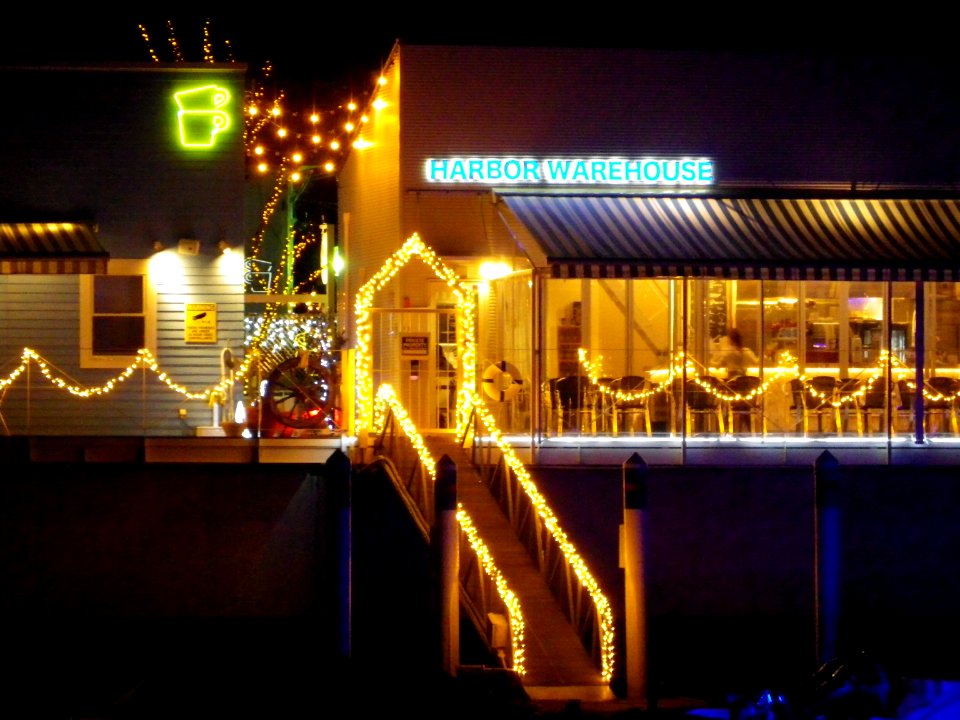 HARBOUR WAREHOUSE neon sign