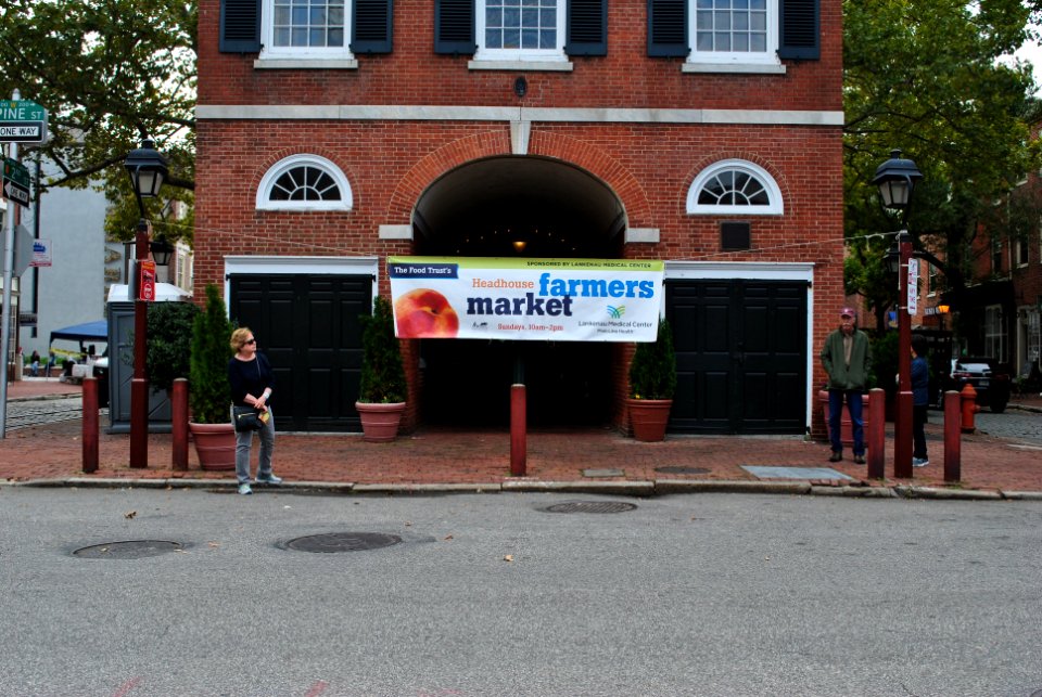 Farmers market sign