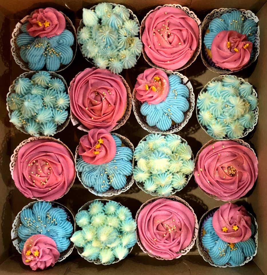 Birthday cupcakes - vanilla