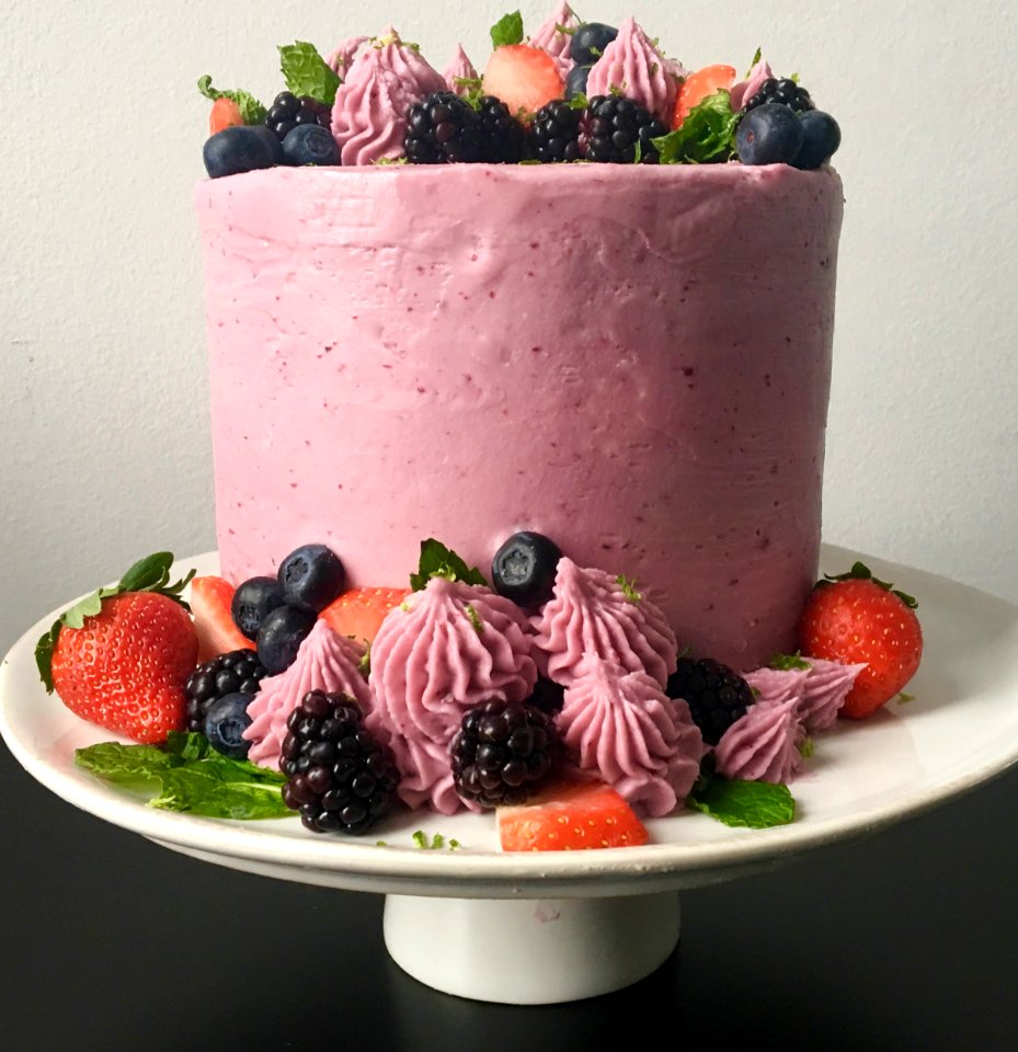 Lime cake with Blackberry buttercream, fresh berries and mint
