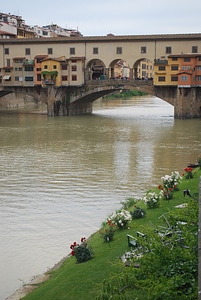 River tuscany bridge photo