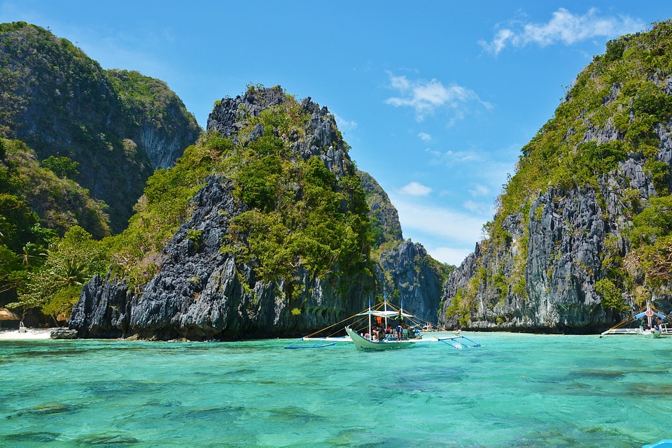 Boats paddles rocks