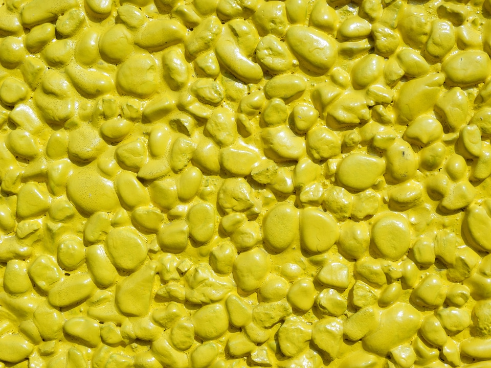 Structure facade yellow