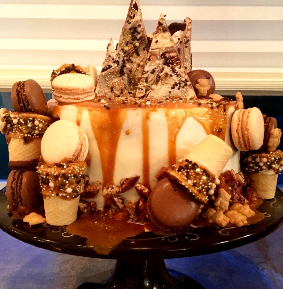 Vanilla Cake with Caramel Ganache
