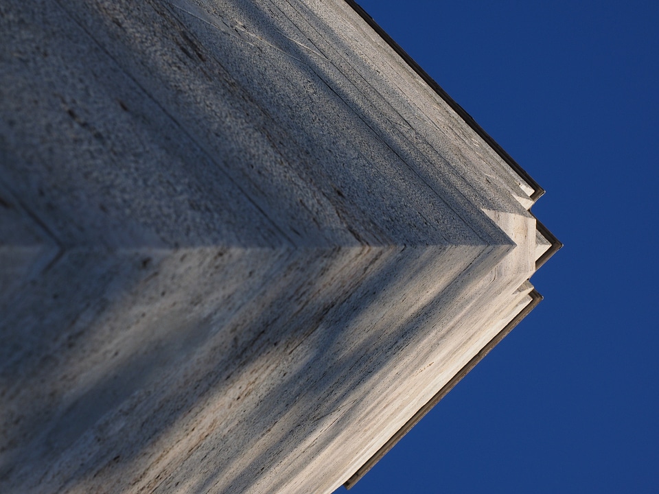 Pillar war memorial tower
