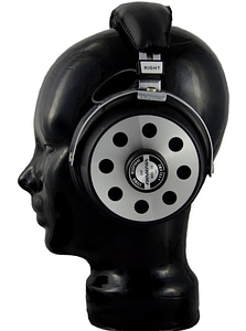 Face speaker listen