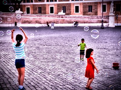 Piazza del Popolo Bubbles