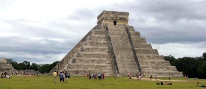 Piramide de Chichén Itzá. Yukatán (Mexico). photo