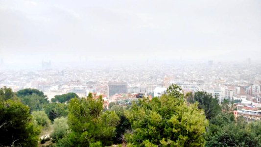 Una de las vistas desde Turó De Les Tres Creus en el #ParkGuell #Barcelona #España #architecture #documentaryphotography #documentary #panoramic photo