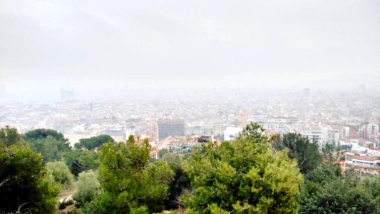 Una de las vistas desde Turó De Les Tres Creus en el #ParkGuell  #Barcelona #España #architecture #documentaryphotography #documentary #panoramic