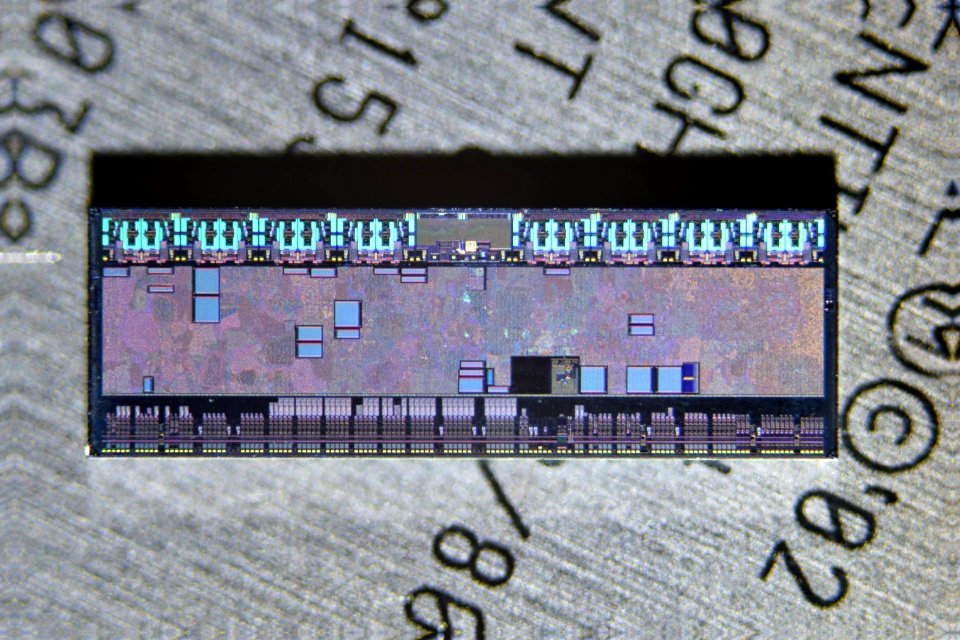 Nvidia PCI-express <=> AGP bridge die shot
