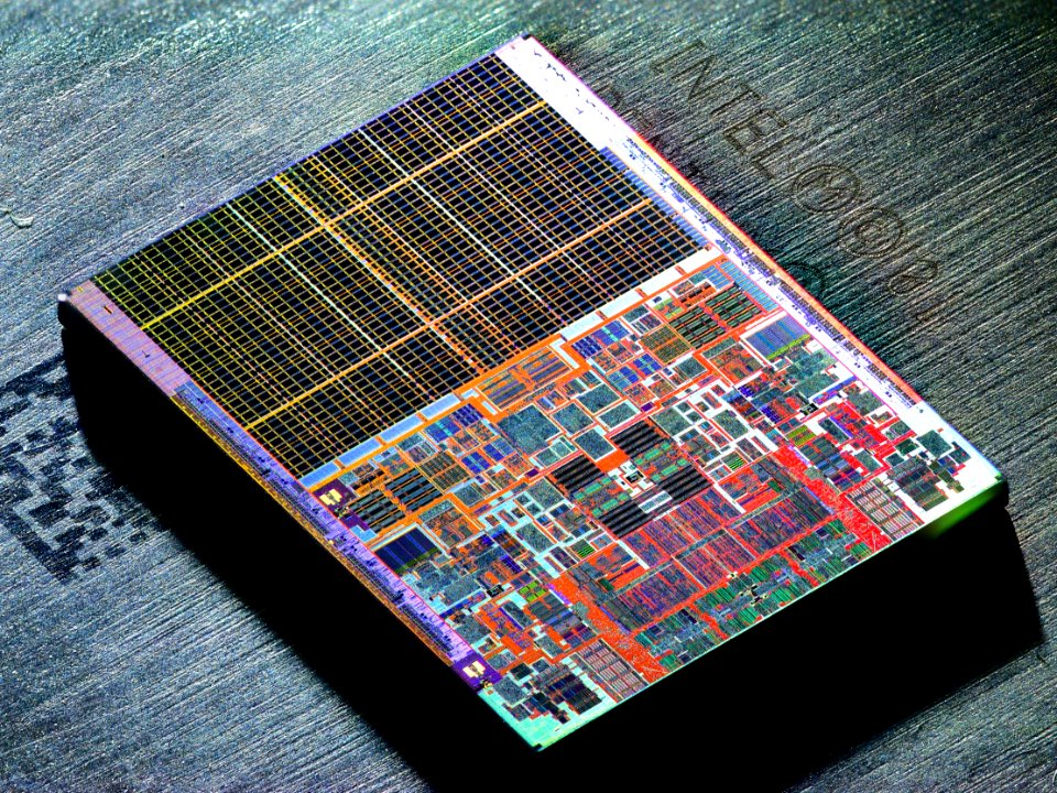 Intel Conroe (Core 2 Duo) die shot