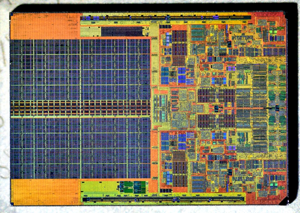 Intel Wolfdale die shot (E8400) etched