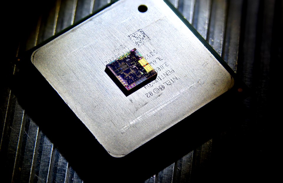 Nvidia GT218 die shot