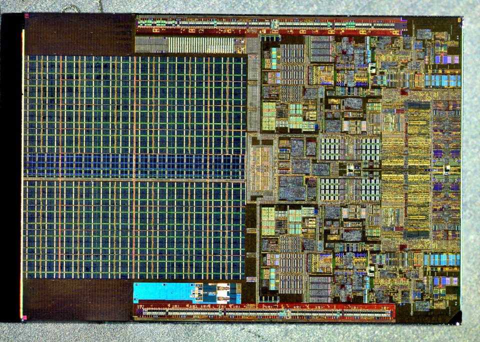Intel Wolfdale die shot (E8400) etched