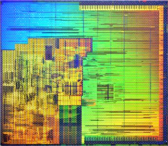 Intel Itanium 2 (Madison) die shot - top metal photo