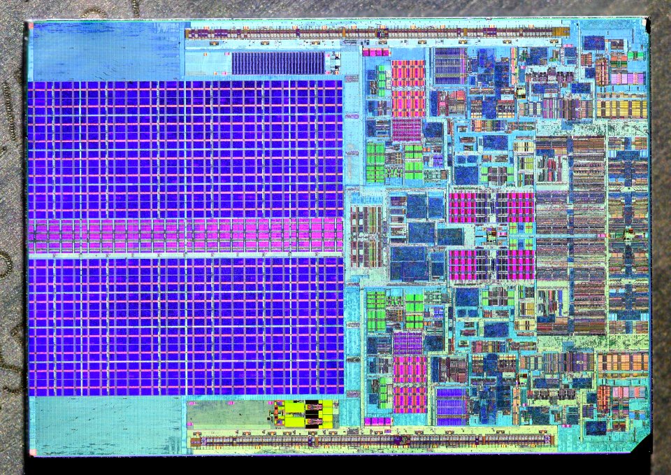 Intel Wolfdale die shot (E8400) etched