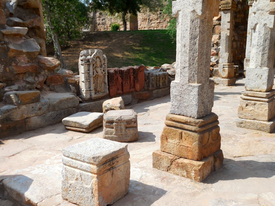 Dhruva Stambha Hindu temples Delhi