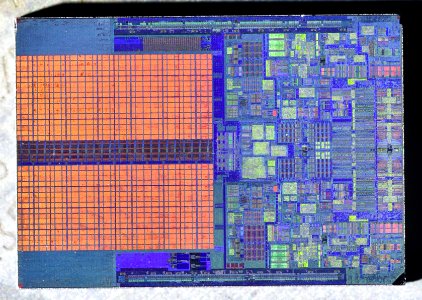 Intel Wolfdale die shot (E8400) etched