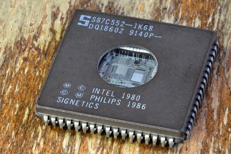 Signetics S87C552