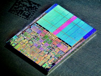 Intel Conroe (Core 2 Duo) die shot