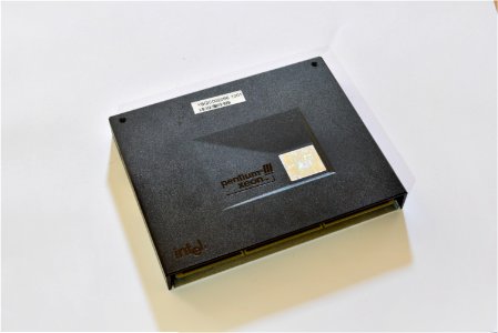 Intel Pentium III Xeon (Cascades-2M) cpu module