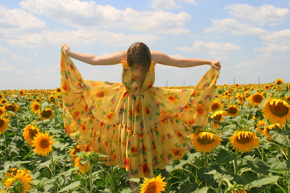 Girl dress yellow