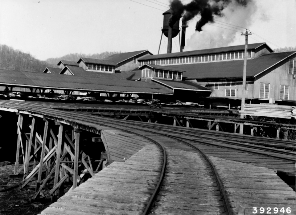 19400327-FS-West Virginia-GPK-392946