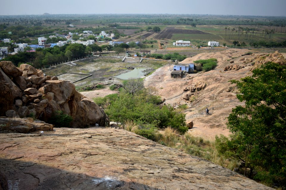 Kalugumalai Vettuvan Koil photo