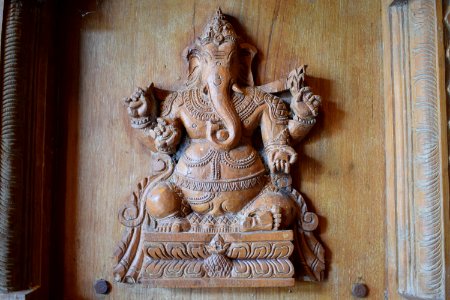 Manimoorthiswara Uchishta Ganapaty temple Tirunelveli