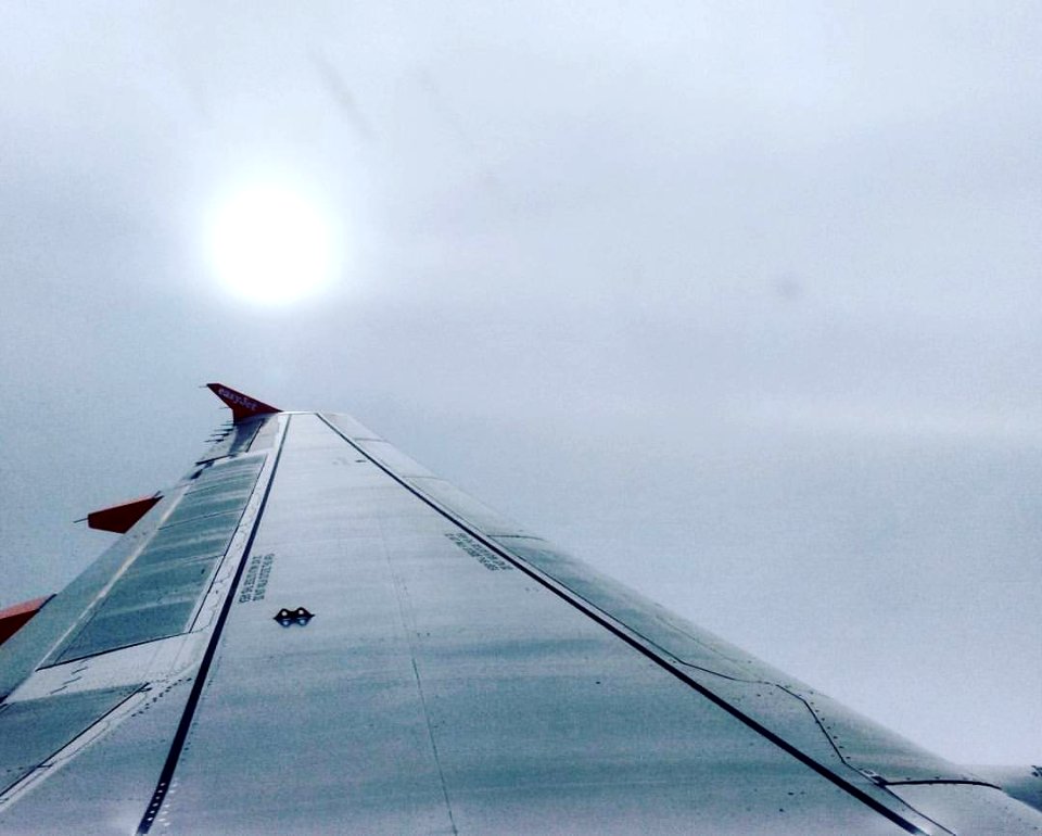 Dios, estás ahí? Llegando a #Sevilla :) #travelling #flying