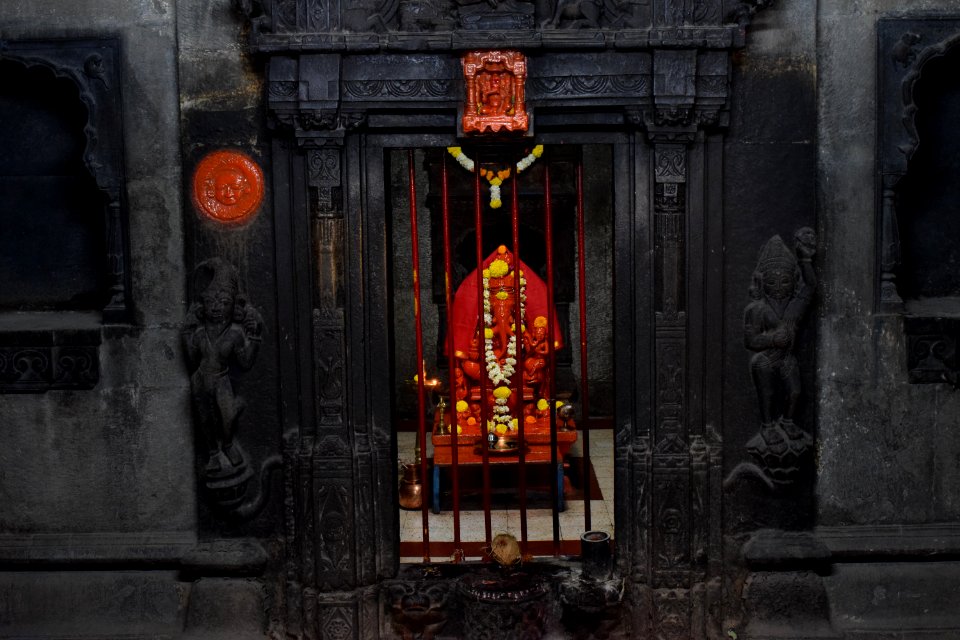 Trishund Ganapathy temple Pune Maharashtra