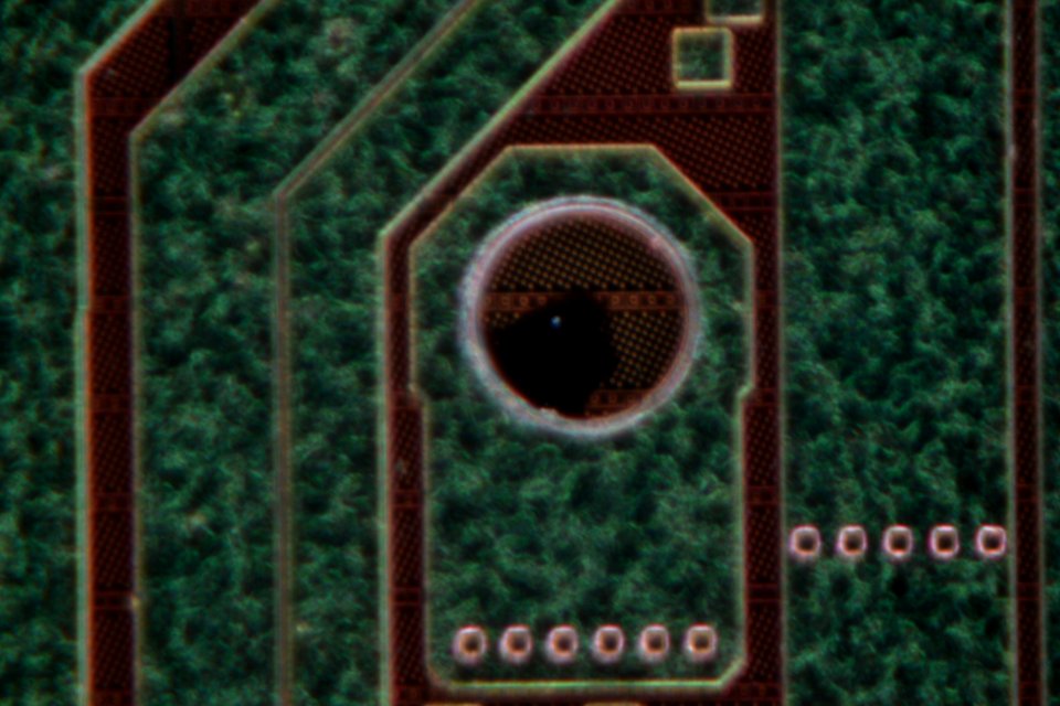 Nvidia NV40 top metal 100x dark field