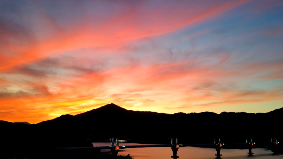 천일국 8년 천력 *윤4월24일　天一國 8年 天曆 *閏4月24日 (June 15, 2020) sunset 20:08PM　*2020 윤년  閏年  a leap year