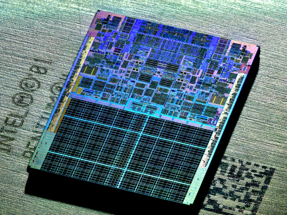 Intel Conroe (Core 2 Duo) die shot