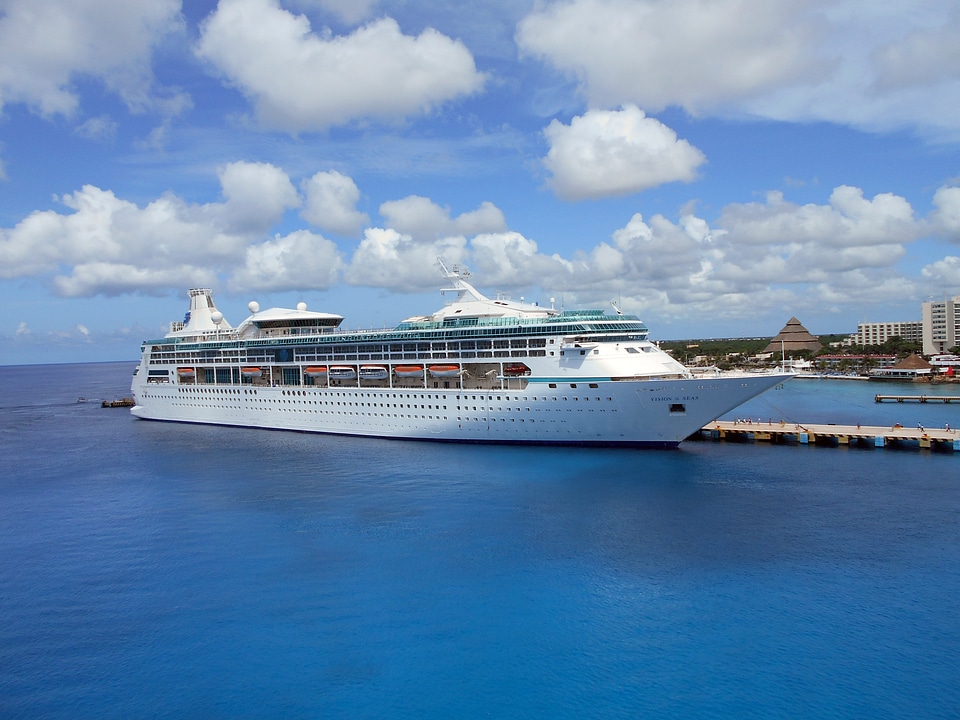 Ship travel caribbean