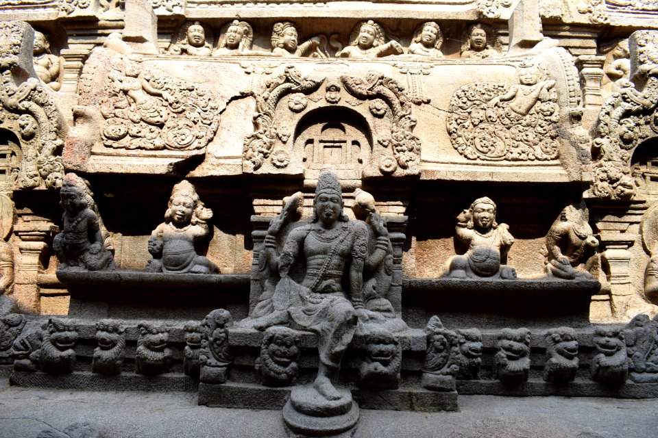 Kalugumalai Vettuvan Koil