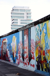 Berlin east side gallery art