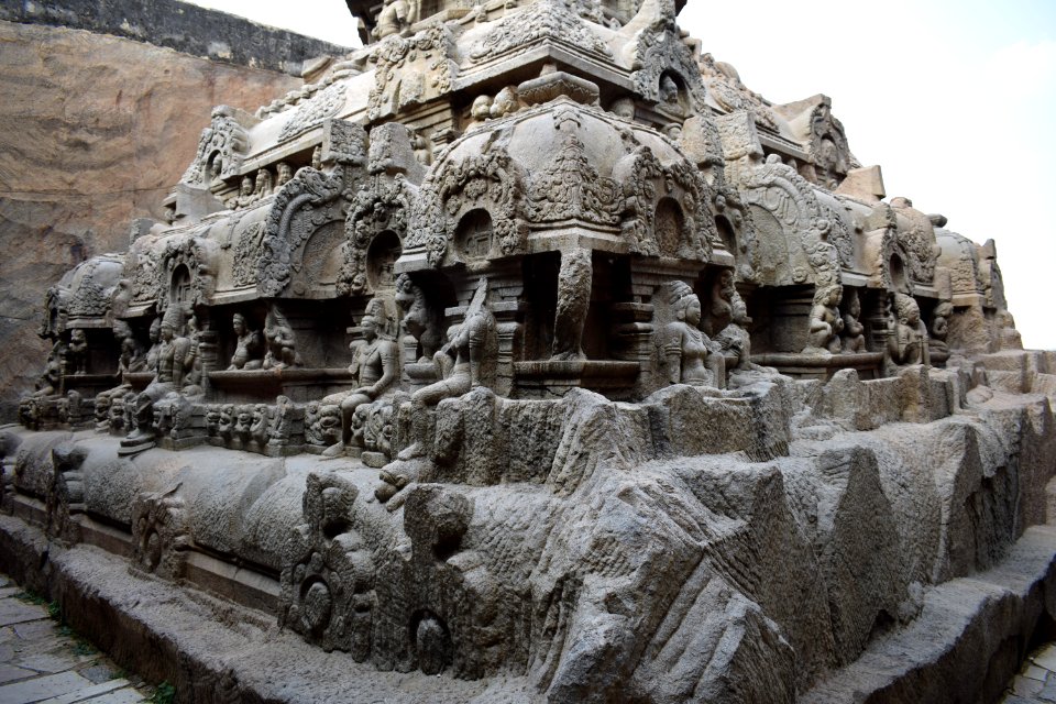 Kalugumalai Vettuvan Koil