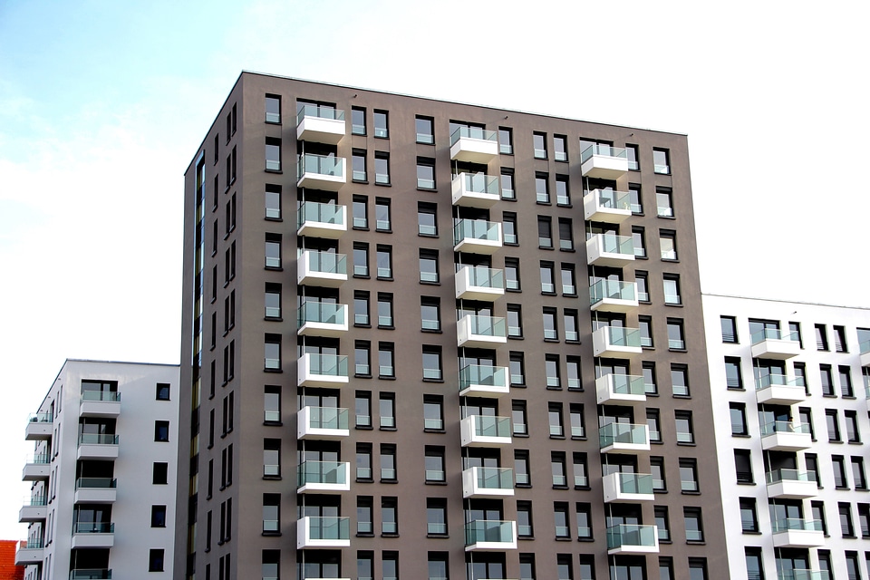 Live real estate architecture