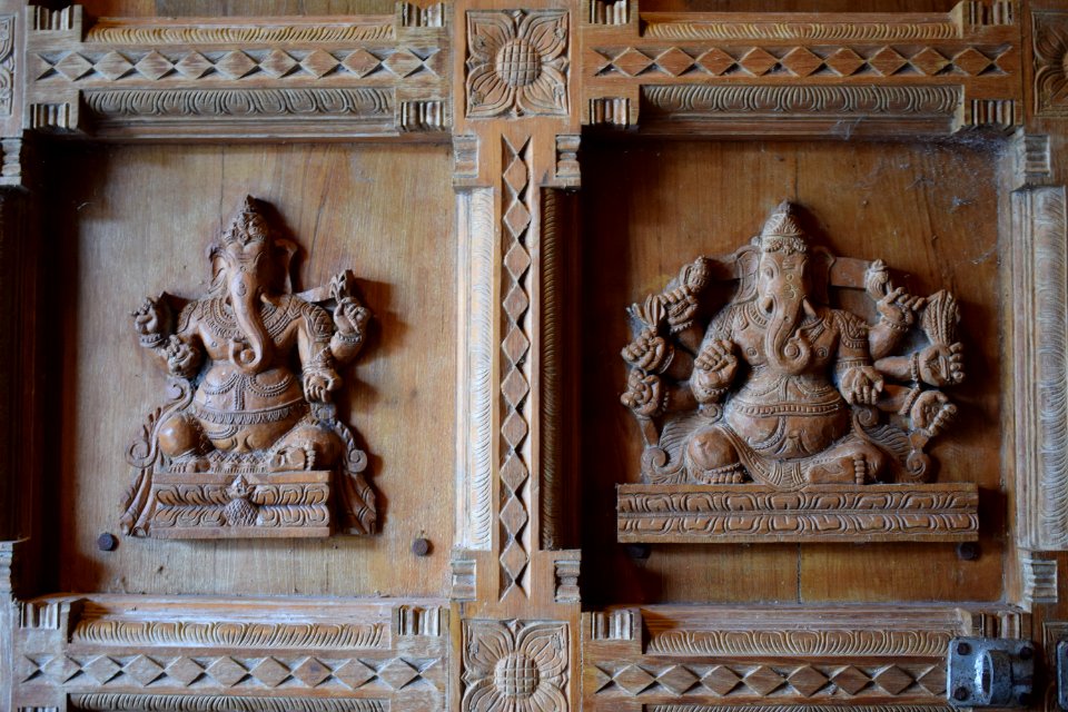 Manimoorthiswara Uchishta Ganapaty temple Tirunelveli