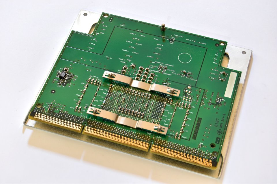 Intel Pentium III Xeon (Cascades-2M) cpu module