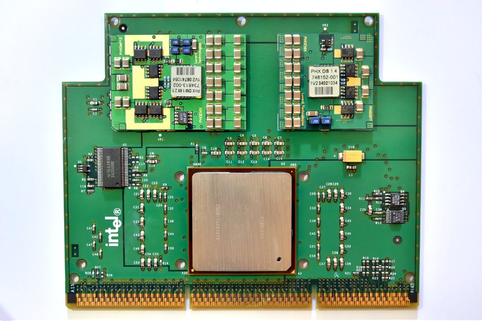 Intel Pentium III Xeon (Cascades-2M) cpu module